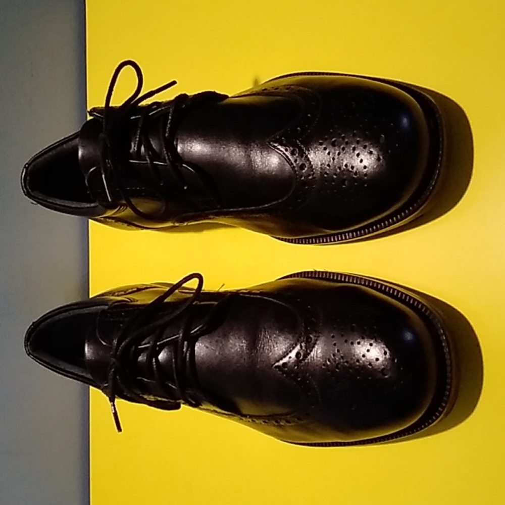 Used Rockport Men's brogue shoes